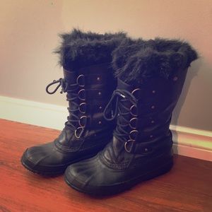 Sorel winter boots.
